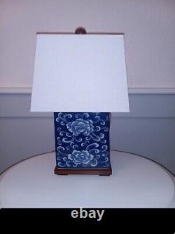 Ralph Lauren Blue and White Lotus Flower Floral Accent Table Lamp NWT